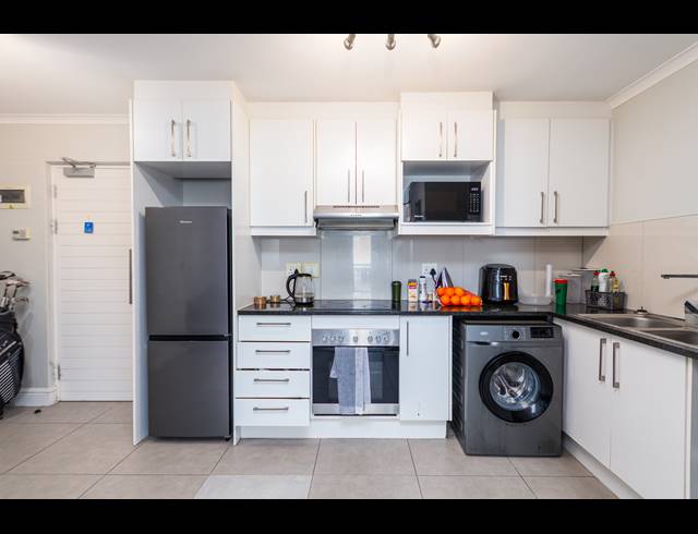 2 BEDROOM APARTMENT TO LET IN OBSERVATORY